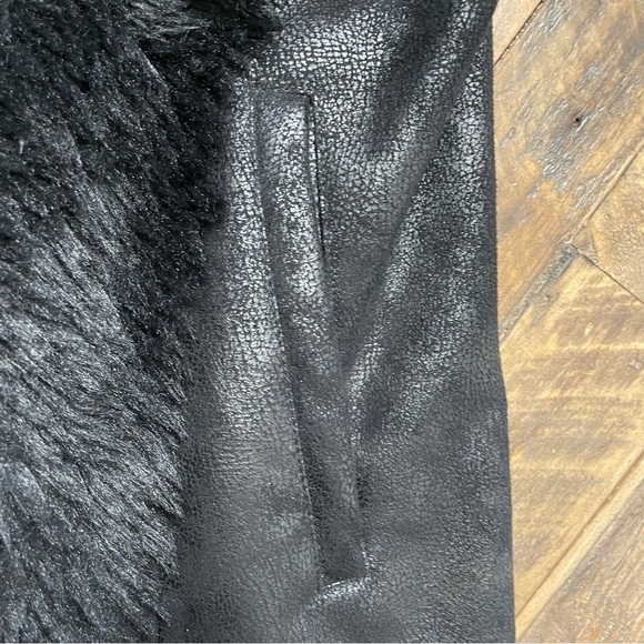 Mo-Ka Linz Faux Shearling Vest Black Women’s Size Medium - Picture 6 of 8